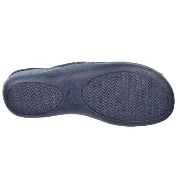 30182 Cmconfort Zapatilla textil destalonada con puntera abierta, plantilla textil acolchada. Piso de goma antideslizante.