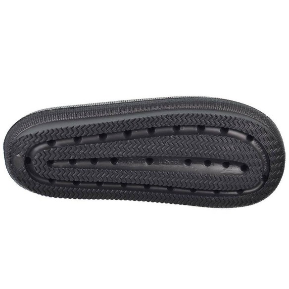 K23033 Kelara Zueco en goma muy confortable y ligero. Un original diseño para disfrutar los días de playa y piscina.