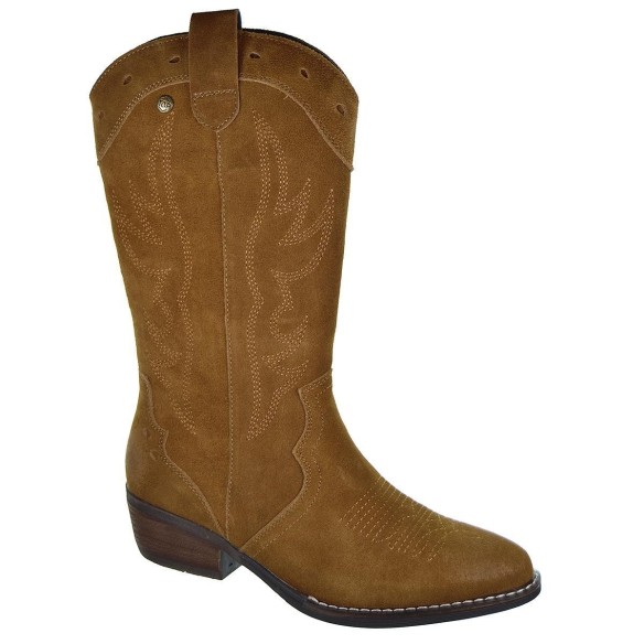 Top3 Bota campera en piel serraje Forro interior textil y cremallera interior. Piso con tacón campero de 4cm de altura.