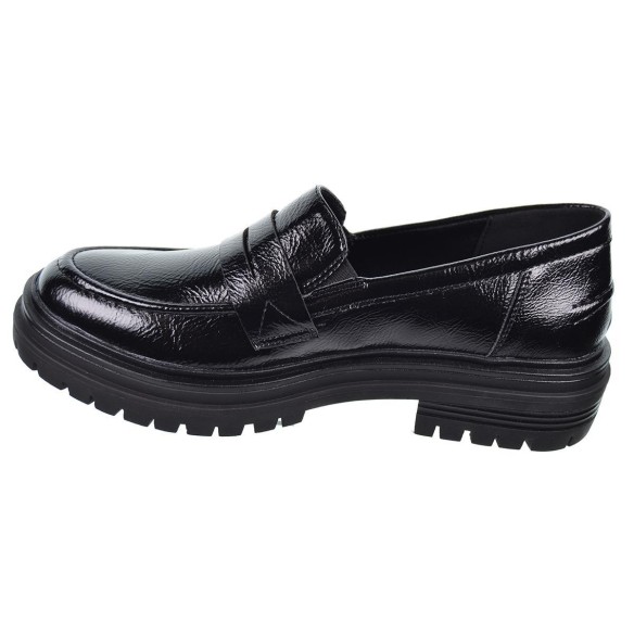 171317 Refresh Zapato Mocasín en charol sintético vegano. Forro textil y plantilla acolchada. Suela de goma antideslizante.