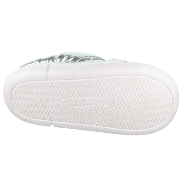 Wally Nicoboco Zueco de Casa. Forrado interior en borreguillo. Suela de goma, muy ligeros y flexibles.