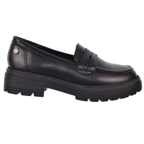 150639  Xti Kids Zapato Mocasín charol sintético. forro textil y detalle con antifaz. Suela de goma desdentada antideslizante.