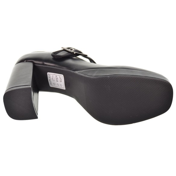 25139 D´Angela Zapato sintético. Con correa y plantilla acolchada. Suela de goma con plataforma y tacón ancho de 8cm de altura.