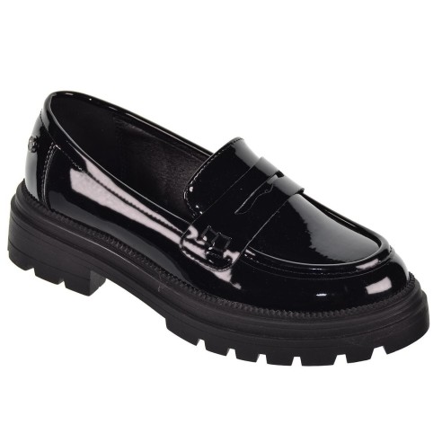 150640 Xti Kids Zapato Mocasín en charol. Sintético y detalle con antifaz. Suela de goma desdentada antideslizante.