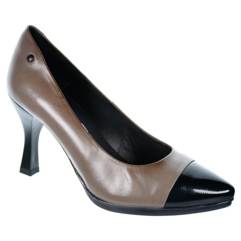 Desiree Zapato Piel puntera en charol. Acolchada transpirable y ergonómica. Tacón de 7´5cm de antideslizante.