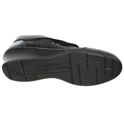 21833 Laura Azaña Zapato Confort Piel y textil. Forro y plantilla anti bacterias. con velcro. Piso de poliuretano en cuña