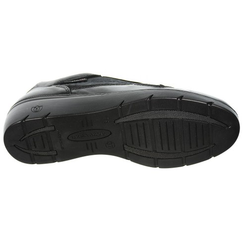 26807 Laura Azaña Zapato Confort Piel y textil. Forro y plantilla anti bacterias. Elásticos en empeine. Piso  poliuretano cuña