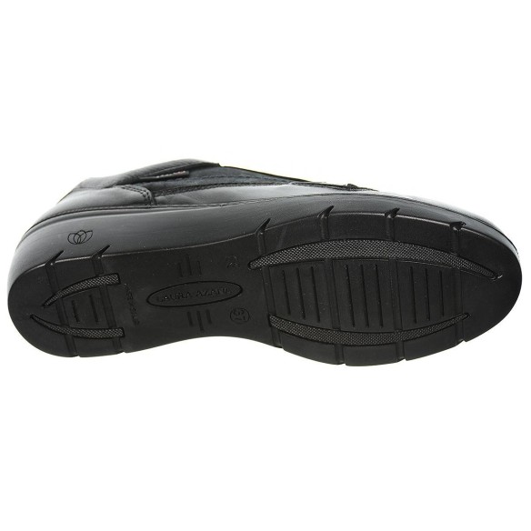 26807 Laura Azaña Zapato Confort Piel y textil. Forro y plantilla anti bacterias. Elásticos en empeine. Piso  poliuretano cuña