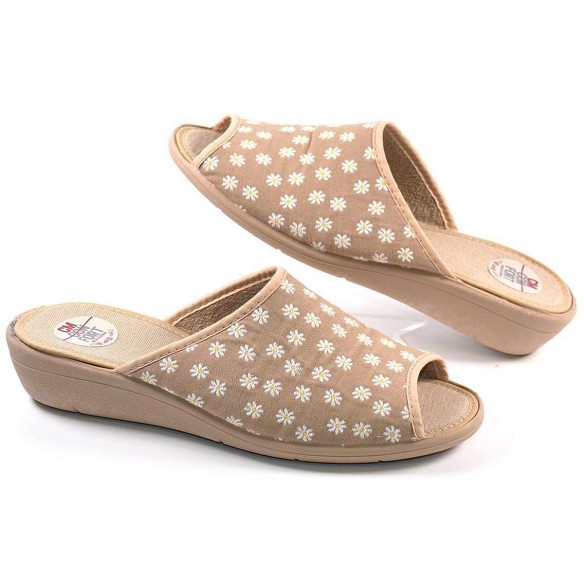 10219  Cm Confort Chancla Chancla textil con estampado en flores y puntera abierta. Plantilla acolchada para un máximo confort. 