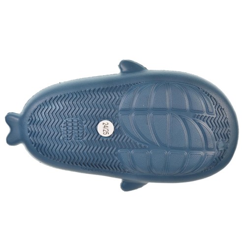 Nicoboco Shark Zueco de goma muy ligero y confortable. Correa trasera giratoria. Para los días de playa o piscina.
