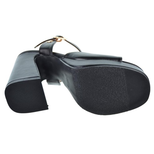 Isteria 24048  Sandalia en sintético. con cierre en hebilla regulable. Piso con plataforma forrada de 2cm. y tacón ancho de 9cm.