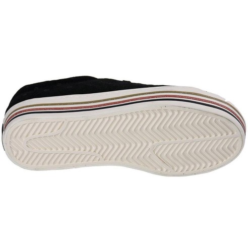 56310 Gioseppo Zapatilla Zapatilla en piel serraje . Forro en textil acolchado. Cierre en cordones para un ajuste perfecto. Piso