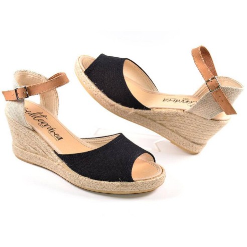 267 Mediterránea Alpargata Zapatilla Alpargata textil, puntera abierta. Platilla acolchada. Cierre pulsera con hebilla ajustable