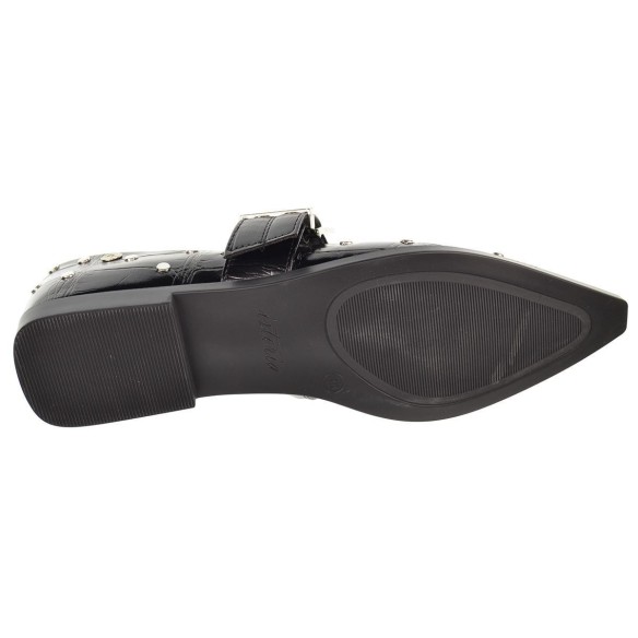 Isteria 530 Zapato Charol con Remaches Confort Mujer