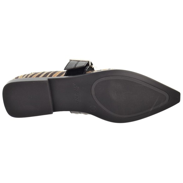 Isteria 532 Zapato Confort Textil Cebra Punta Fina Mujer