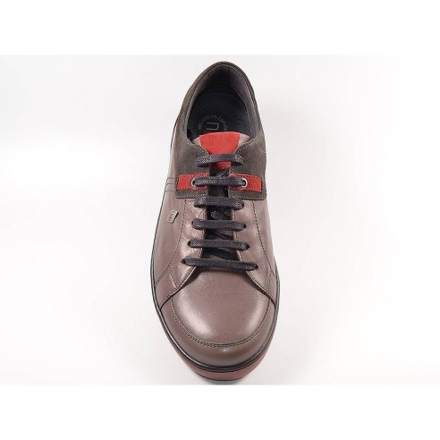 5231 Nuper Zapato Casual Comprar Zapato casual en piel, con cierre en cordones y forro  y plantilla acolchada en textil. Piso de