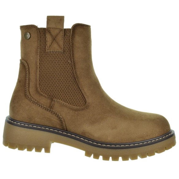 na. chapa y pintura. casi parado, se me ha ido la rueda trasera por el agua y la arenilla de la carretera