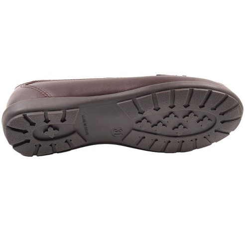 810190 Pablosky Zapato Colegial Zapato colegial de piel. Forro interior y plantilla textil inTech transpirable. Piso de goma ant