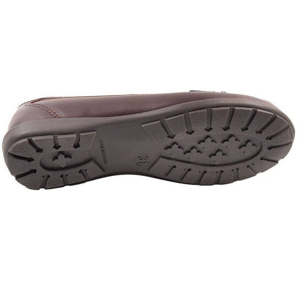 810190 Pablosky Zapato Colegial Zapato colegial de piel. Forro interior y plantilla textil inTech transpirable. Piso de goma ant