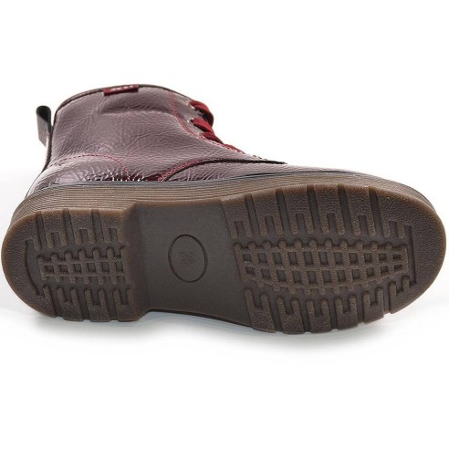 56949 Xti Botín Comprar Botín sintético charol, forro y plantilla textil acolchado. Cierre con cremallera interior y cordones aj