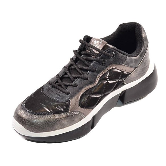 Evania Yumas Sneaker Sneaker en nylon, forro textil y plantilla confort látex. Cierre en cordones para un máximo ajuste. Piso de