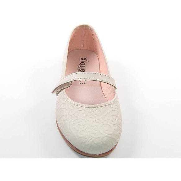 70428 Xiquets Zapato Comprar Zapato de piel con un grabado muy original, cierre en velcro y plantilla en piel acolchada. Piso de