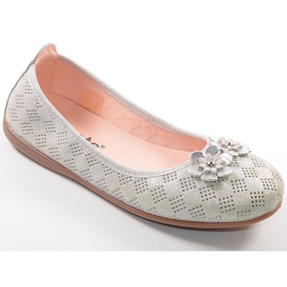 71202 Xiquets Zapato Comprar Zapato de piel perforada formando rombos. Forro textil y plantilla en piel acolchada. Piso de goma 