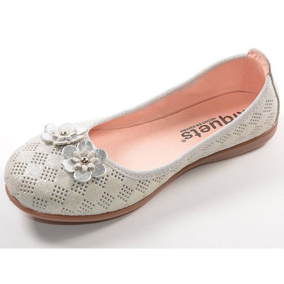 71202 Xiquets Zapato Comprar Zapato de piel perforada formando rombos. Forro textil y plantilla en piel acolchada. Piso de goma 