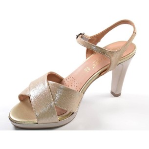 Alba8 Desireé Sandalia Sandalia de piel metalizada. Forro y plantilla acolchada. Cierre pulsera con hebilla ajustable. Piso en p 2