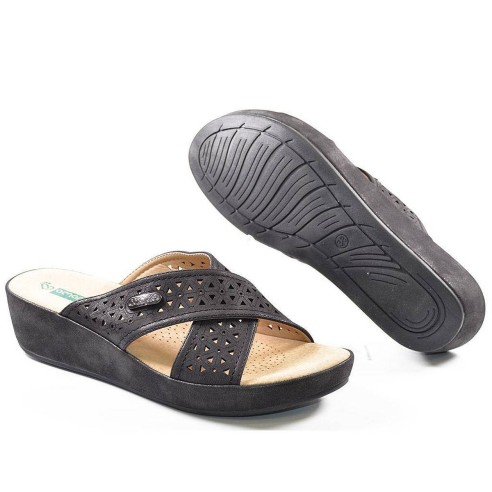 17049 Amarpies Zueco Chancla Zueco sintético, forro textil y planta de piel acolchada muy confortable. Piso con cuña de 4cm. muy