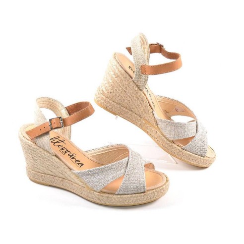 272 Mediterránea Alpargata Zapatilla Alpargata textil, pala de dos tiras cruzadas. Plantilla acolchada. Cierre pulsera con hebil