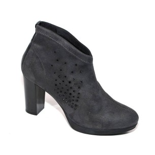 82544 Desireé Botín Comprar Botín en ante sintético con lycra y forro textil. Plantilla confort para. Plataforma de caucho antid