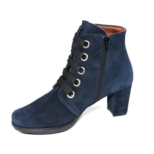 82512 Desireé Botín Comprar Botín piel serraje. Forro textil, cordones y cremallera en interior. Plantilla confort. Plataforma  