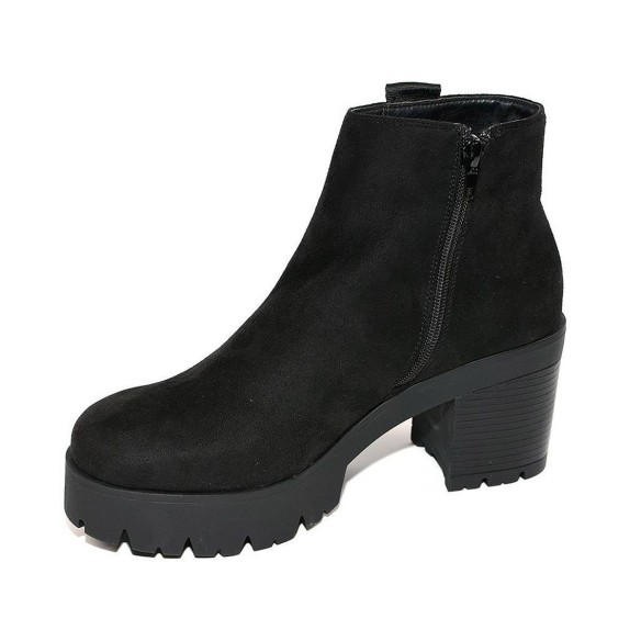 16302 D'angela Botín Comprar Botín de antelina, banda lateral de raso y forro textil. Cremallera interior. Piso de caucho con pl