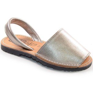 T-1-C. Crecendo Sandalia Ibicenca Sandalia Ibicenca en material piel, con cierre de velcro ajustable. Planta en piel y piso de g 2