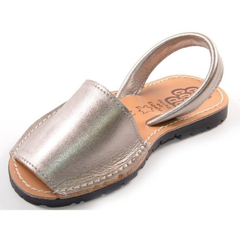 T-1-C. Crecendo Sandalia Ibicenca Sandalia Ibicenca en material piel, con cierre de velcro ajustable. Planta en piel y piso de g