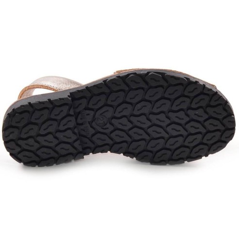 T-1-C. Crecendo Sandalia Ibicenca Sandalia Ibicenca en material piel, con cierre de velcro ajustable. Planta en piel y piso de g