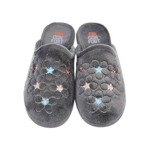 10112 Cmconfort Zapatilla Casa Comprar Zapatilla destalonada, fabricada en textil muy suave y plantilla acolchada. Piso de cuña 