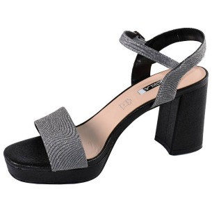 17641 D'Angela Sandalia Fiesta 17641 DANGELA. Sandalia en material textil con cierre en hebilla regulable y planta de piel. Piso 2