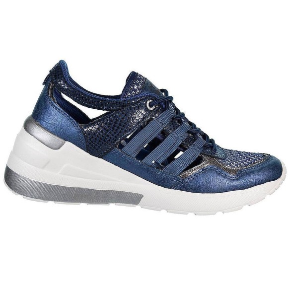 Katia Yumas Sneaker Sneaker en microfibra y nylón perforado, forrado textil y plantilla confort látex. Cierre en cordones ajusta