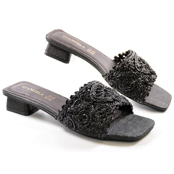 19675 D´Angela. Zueco Chancla tipo Zueco pala en rafia trenzada y tacón de 2 cm.es el complemento perfecto para un look mas rela