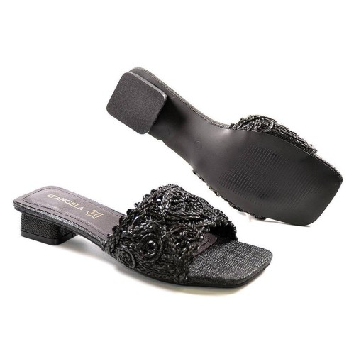 19675 D´Angela. Zueco Chancla tipo Zueco pala en rafia trenzada y tacón de 2 cm.es el complemento perfecto para un look mas rela