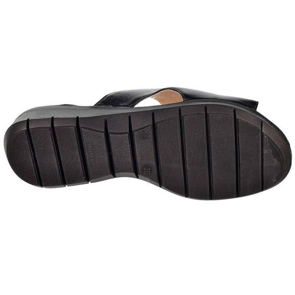 401 Miba Zueco 401 MIBA. Sandalia tipo Zueco en material de piel, forrado interior en piel y plantilla de piel confort. Empeine 