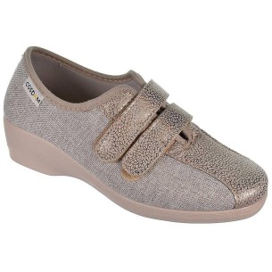 2513 Cosdam Zapatilla 2513 COSDAM. Zapatilla textil combinada con material grabado, cierre con doble velcro ajustable. Piso anti 2