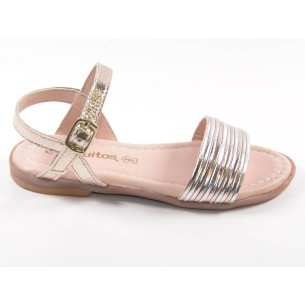 28143 Conguitos Sandalia Sandalia en material sintético metalizado. Cierre en pulsera con hebilla regulable y plantilla acolchad