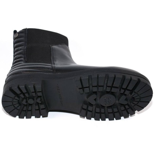 Annaba Gioseppo Botín Botín de piel con elástico lateral. Planta de piel con acolchado de látex y forro de poliéster reciclado. 