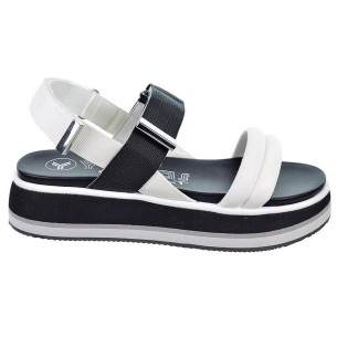 Lis Yumas Sandalia Plataforma LIS YUMAS SANDALIA PLATAFORMA. Fabricado en piel y textil con velcro regulable en talón y empeine.