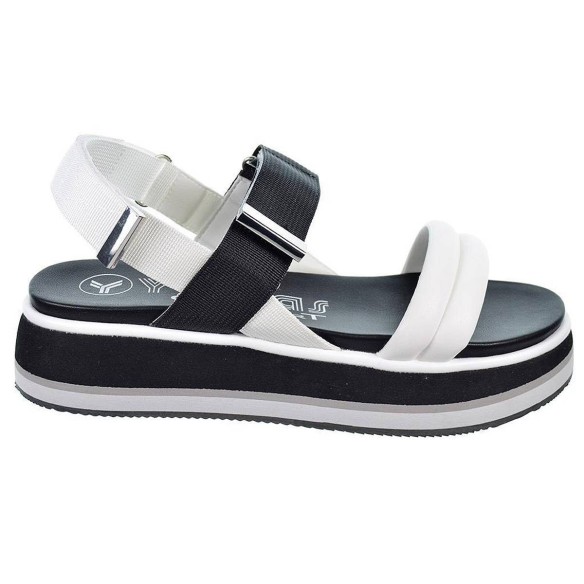 Lis Yumas Sandalia Plataforma LIS YUMAS SANDALIA PLATAFORMA. Fabricado en piel y textil con velcro regulable en talón y empeine.