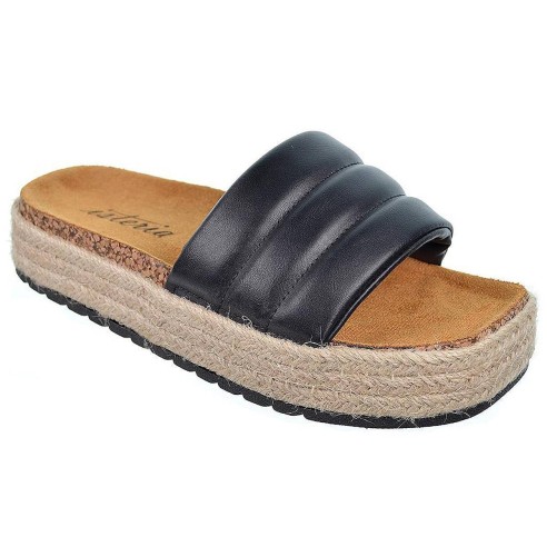 22058 Isteria Zueco 22058 ISTERIA Sandalia tipo ZUECO en material sintético acolchado, con planta de bio, piso plataforma forrad