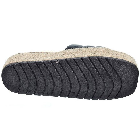 22058 Isteria Zueco 22058 ISTERIA Sandalia tipo ZUECO en material sintético acolchado, con planta de bio, piso plataforma forrad